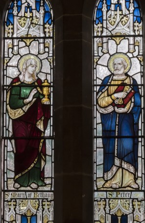 베타니아의 성녀 마리아와 사도 성 베드로_photo by Jules & Jenny_in the church of St Margaret in Bucknall_England.jpg
